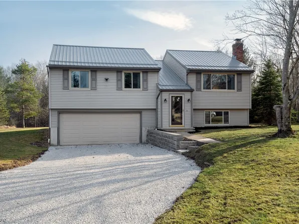 16415 Joanne Dr, Montville, OH 44064