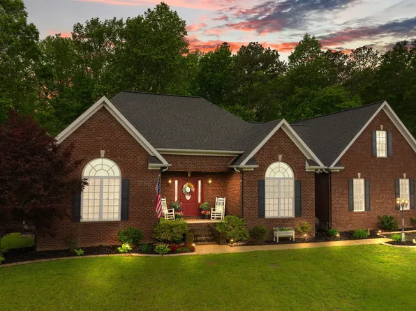 152 West Dr, Fyffe, AL 35971