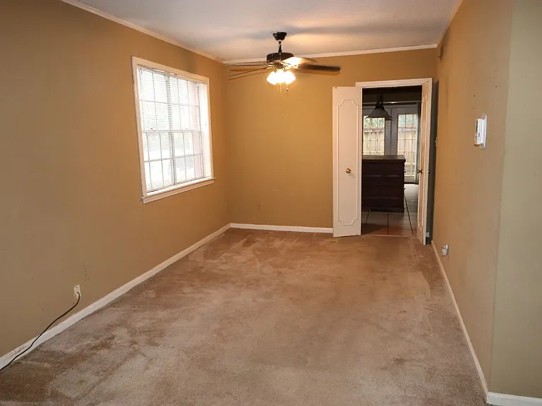 575 S Goodlett St — Photo 3