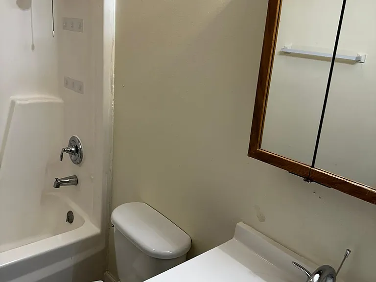 3100 W Lake Ave #B — Photo 3