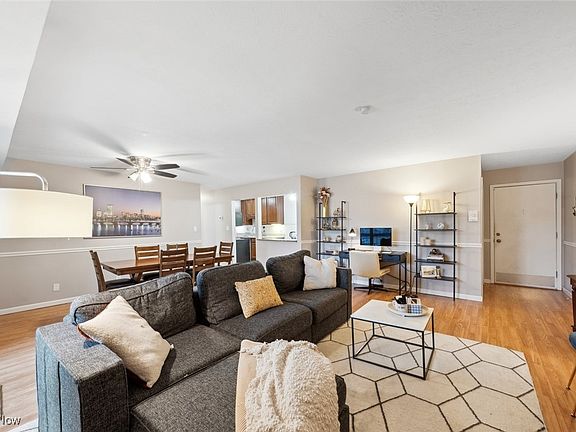 3rd image of 2930 N Bay Dr APT L8