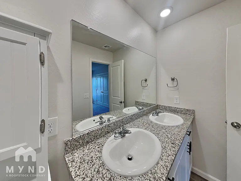 11164 W Arvada Dr — Photo 9