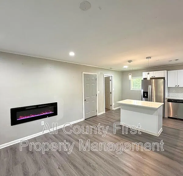 2386 Cresta Dr — Photo 3