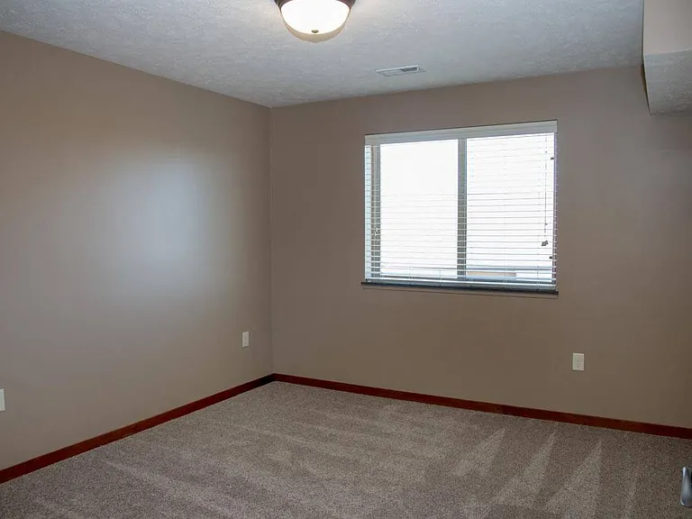 The Flats at 84 — Photo 148