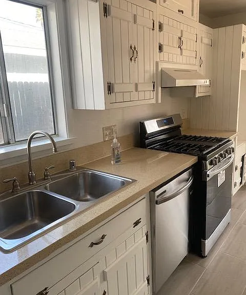 127 N Pueblo Ave — Photo 3