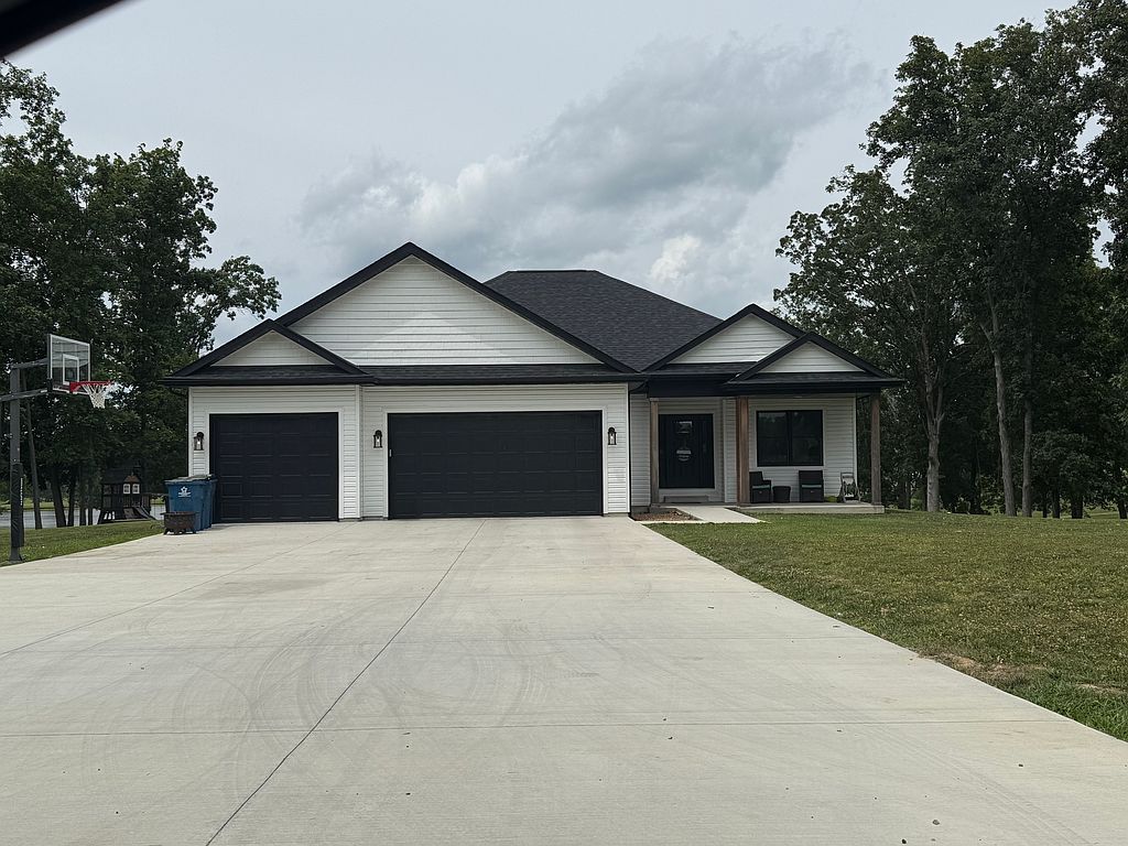 1017 Birdie Dr - Property Image