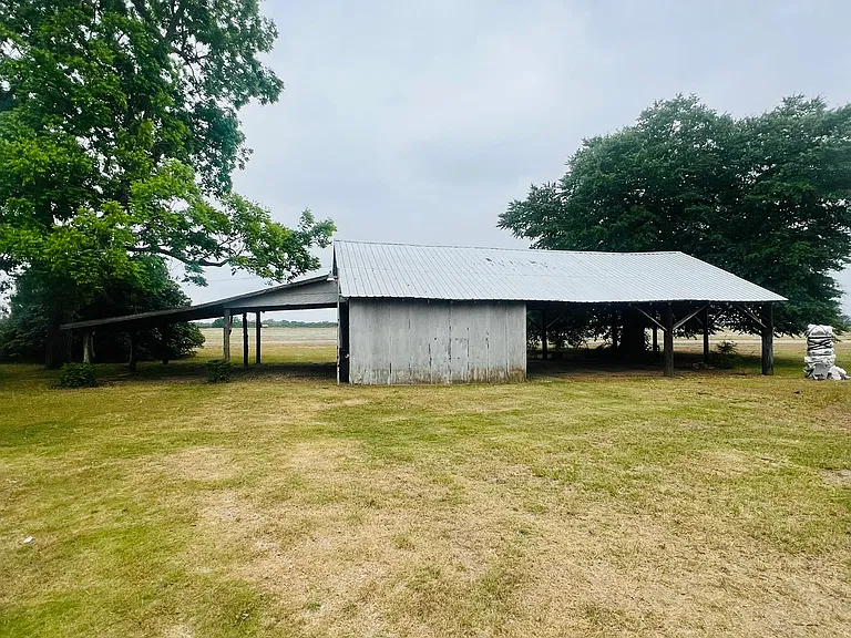 832 State Highway 134 E — Photo 11