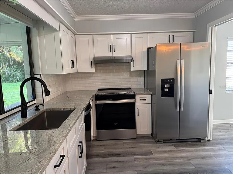 16 Courtney Pl — Photo 21