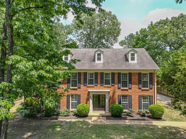 2642 Holly Spring Dr, Germantown, TN 38138