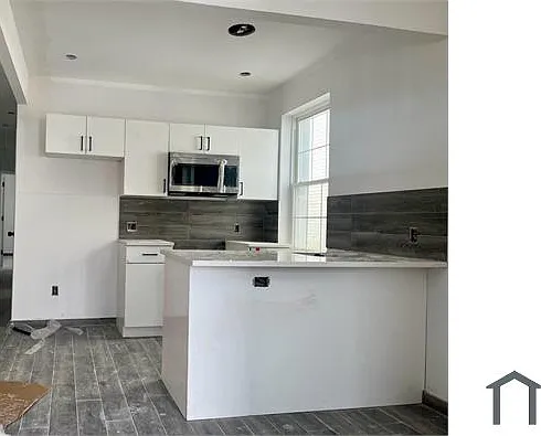 1 bed, $2,608 — Photo 1
