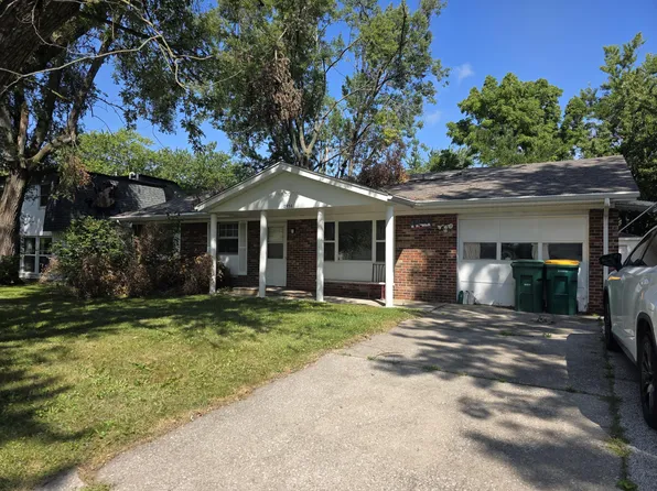 2956 W 74th Pl, Merrillville, IN 46410