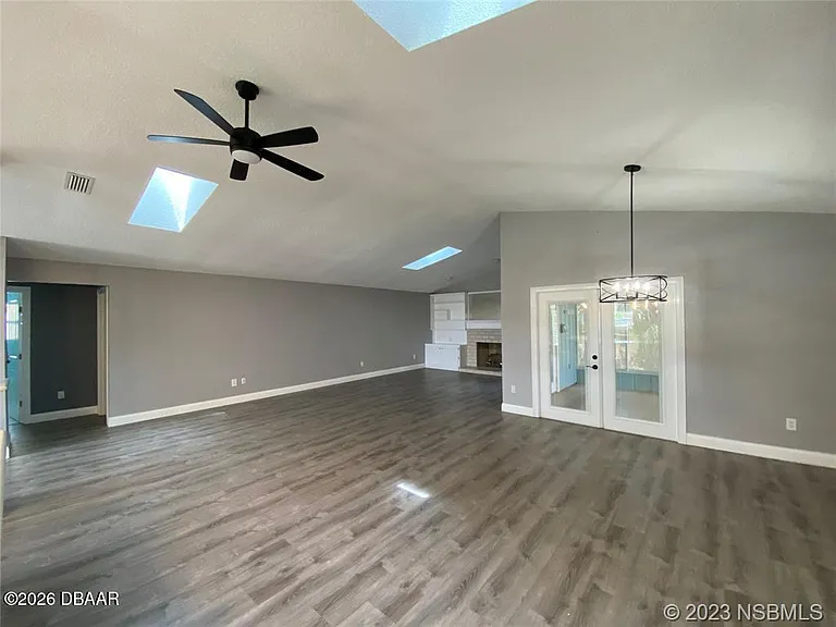 1031 Club House Blvd — Photo 18
