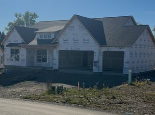 1065 Honey Locust Dr, Jeannette, PA