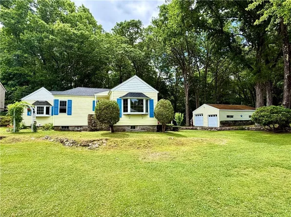 328 Rhodes Ave, Woonsocket, RI 02895