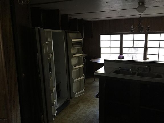 3rd image of 105 Lloyd Dr