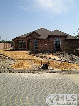 1st image of 108 Foxwood Ln