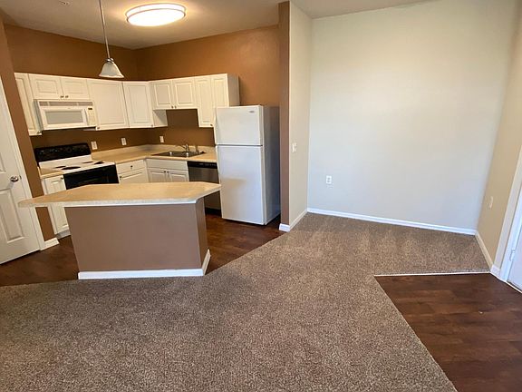 Kitchen & Dining Area