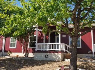 566 Coyote Ridge Dr, Kerrville, TX 78028
