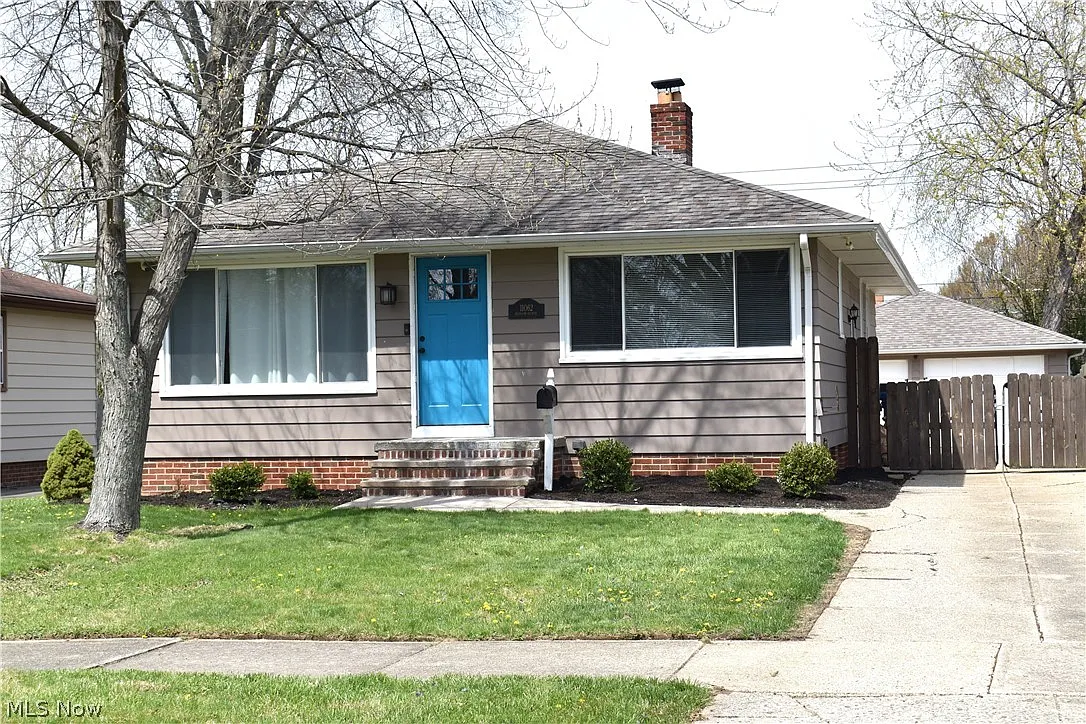 11062 Blossom Ave photo 1