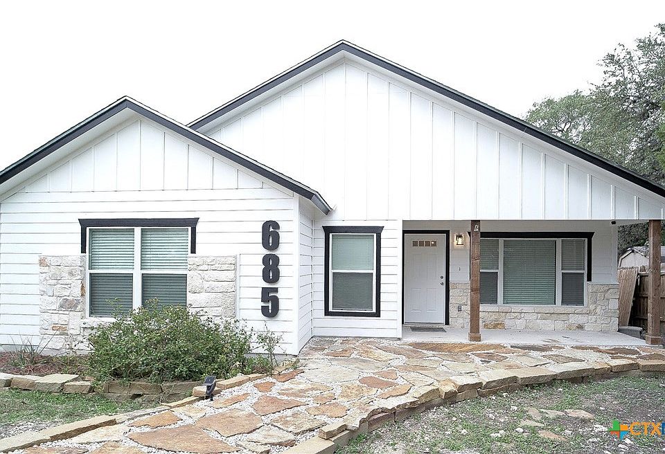 1st image of 685 Ridgerock Dr