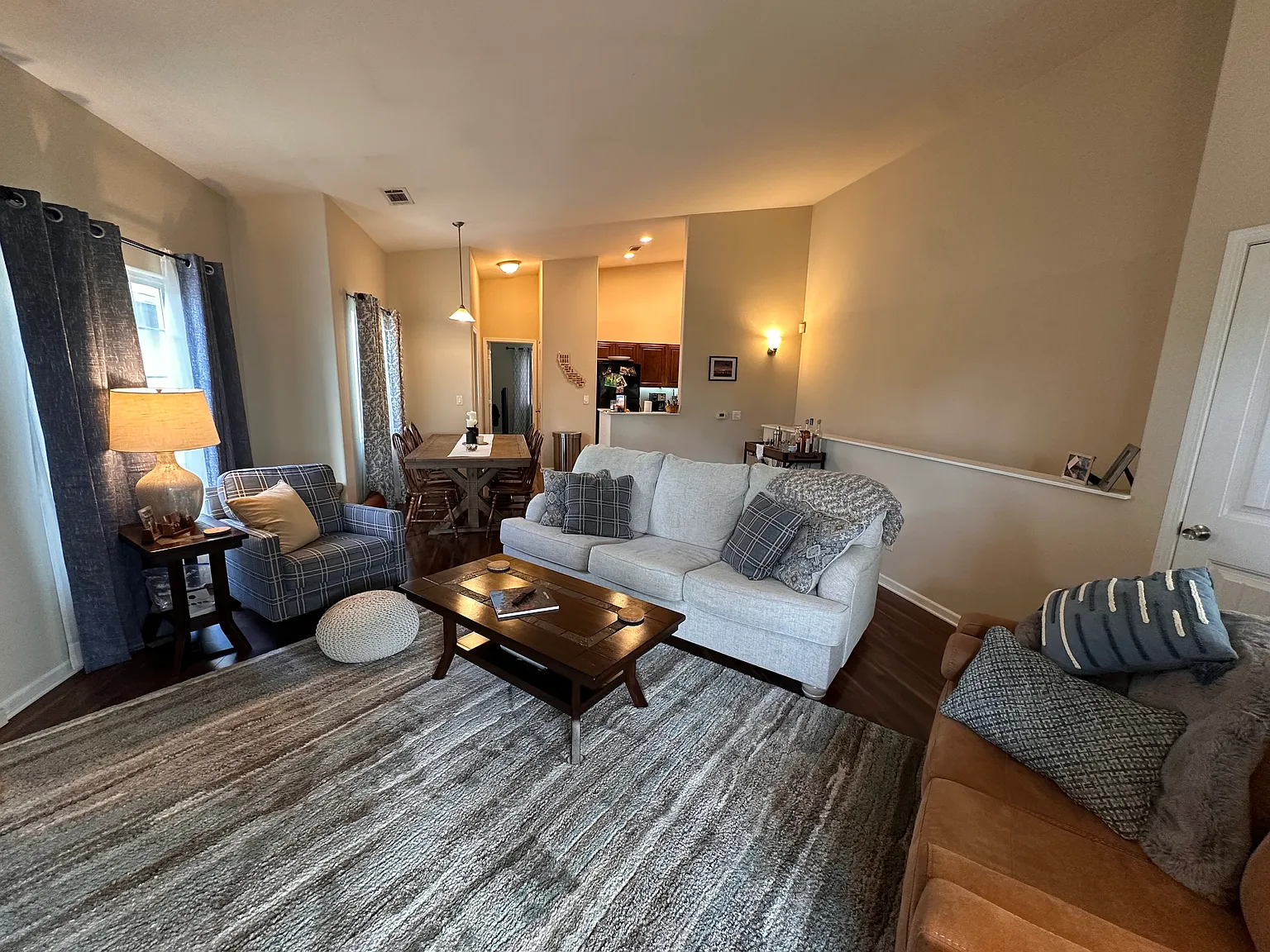 2 bed, 2.5 bath, 1500 sqft, $4,850 — Photo 4