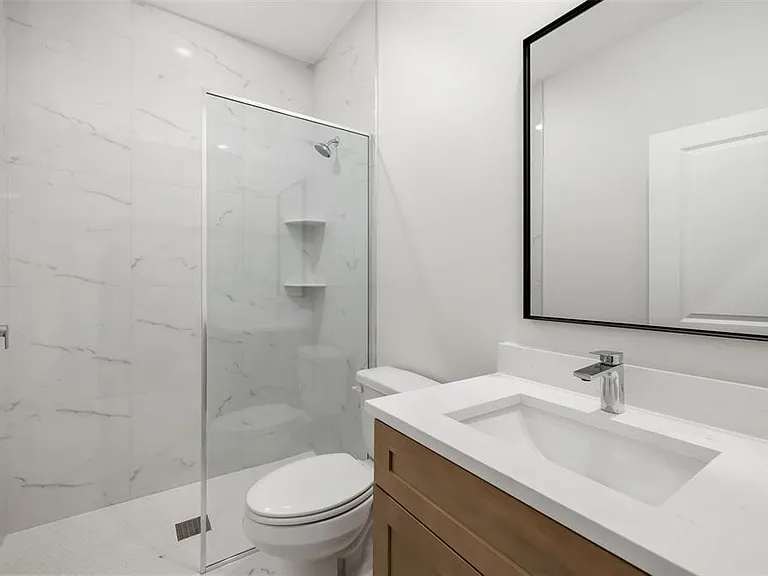 118 Ruby Ave N — Photo 24