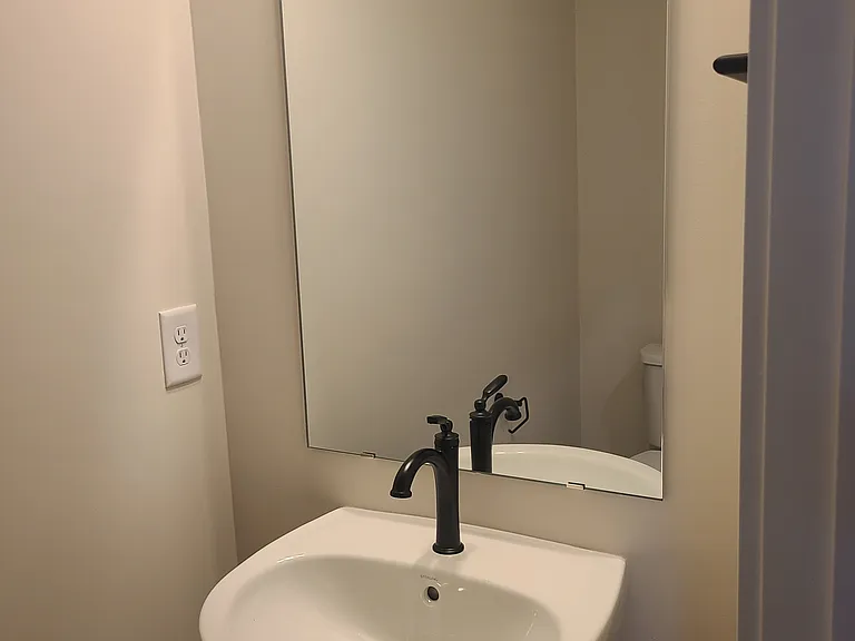 546 W Norvell Ct — Photo 6