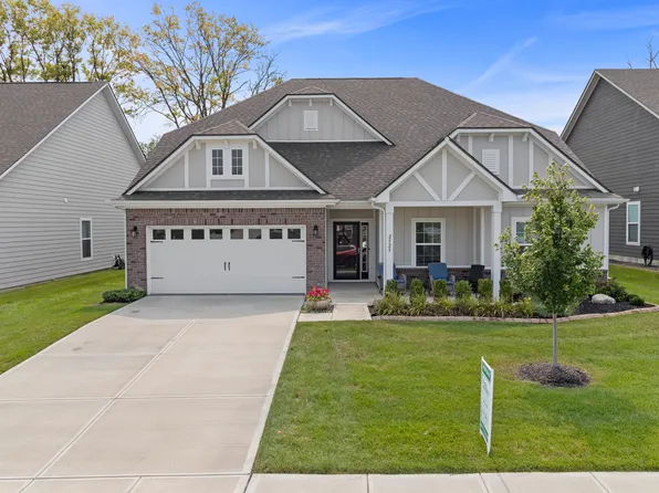 2525 Riviera Pl, Greenwood, IN 46143