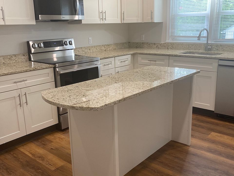 Kitchen with Island