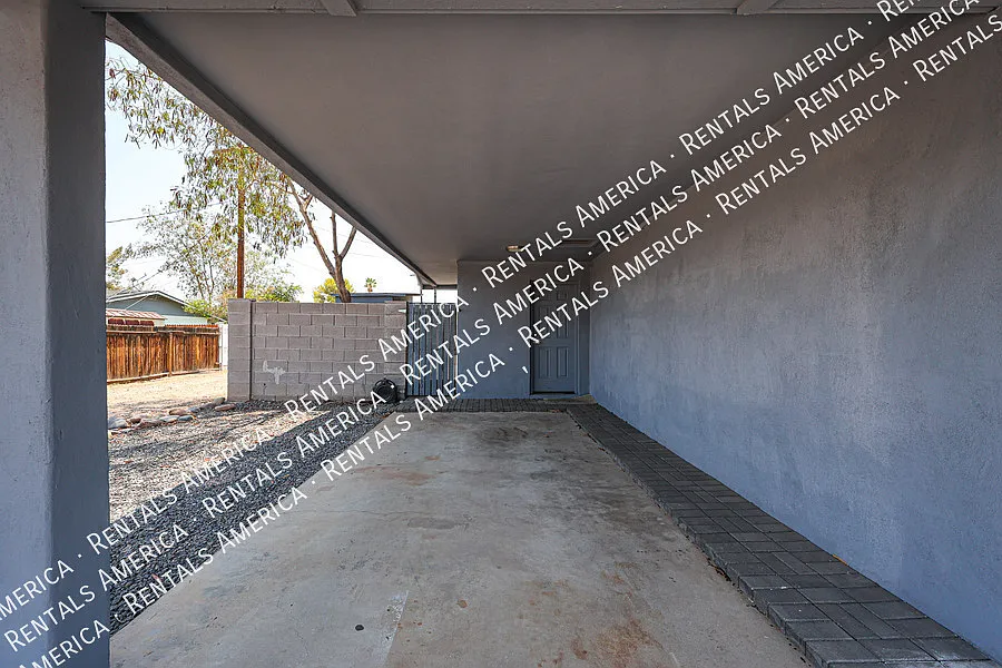 3 bedroom 2 bathroom + Sun Room in Tempe! NO HOA! — Photo 4