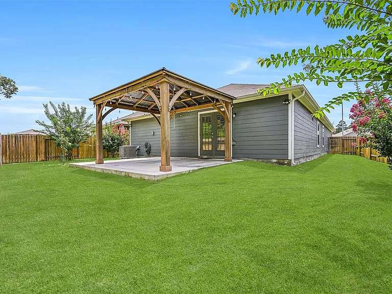 23144 Shakespeare Dr — Photo 27