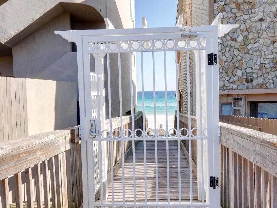 1st image of 932 Scenic Gulf Dr