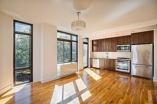 1st image of 33 Caton Pl APT 3N