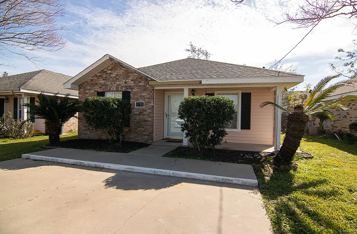 1755 S. Tallowood Drive — Photo 1