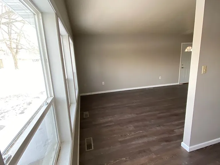 1583 Harrington Loop — Photo 9