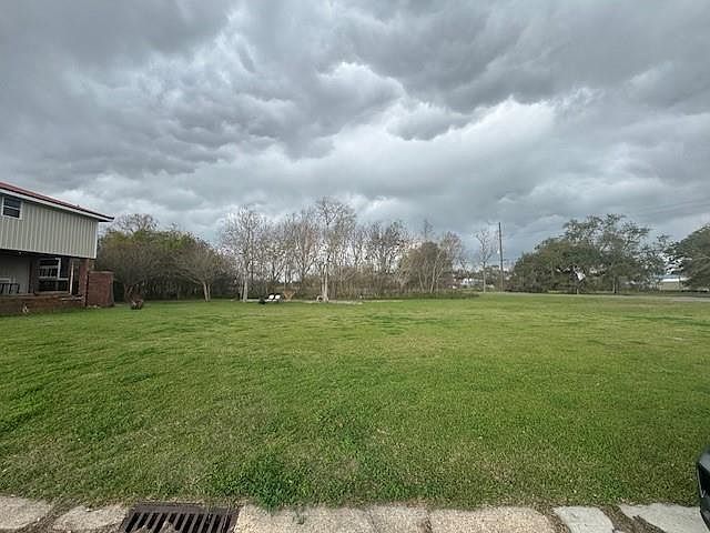 1st image of 114 W Shackelford Dr