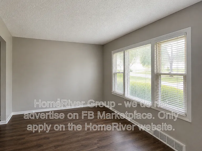 9002 Central St — Photo 5