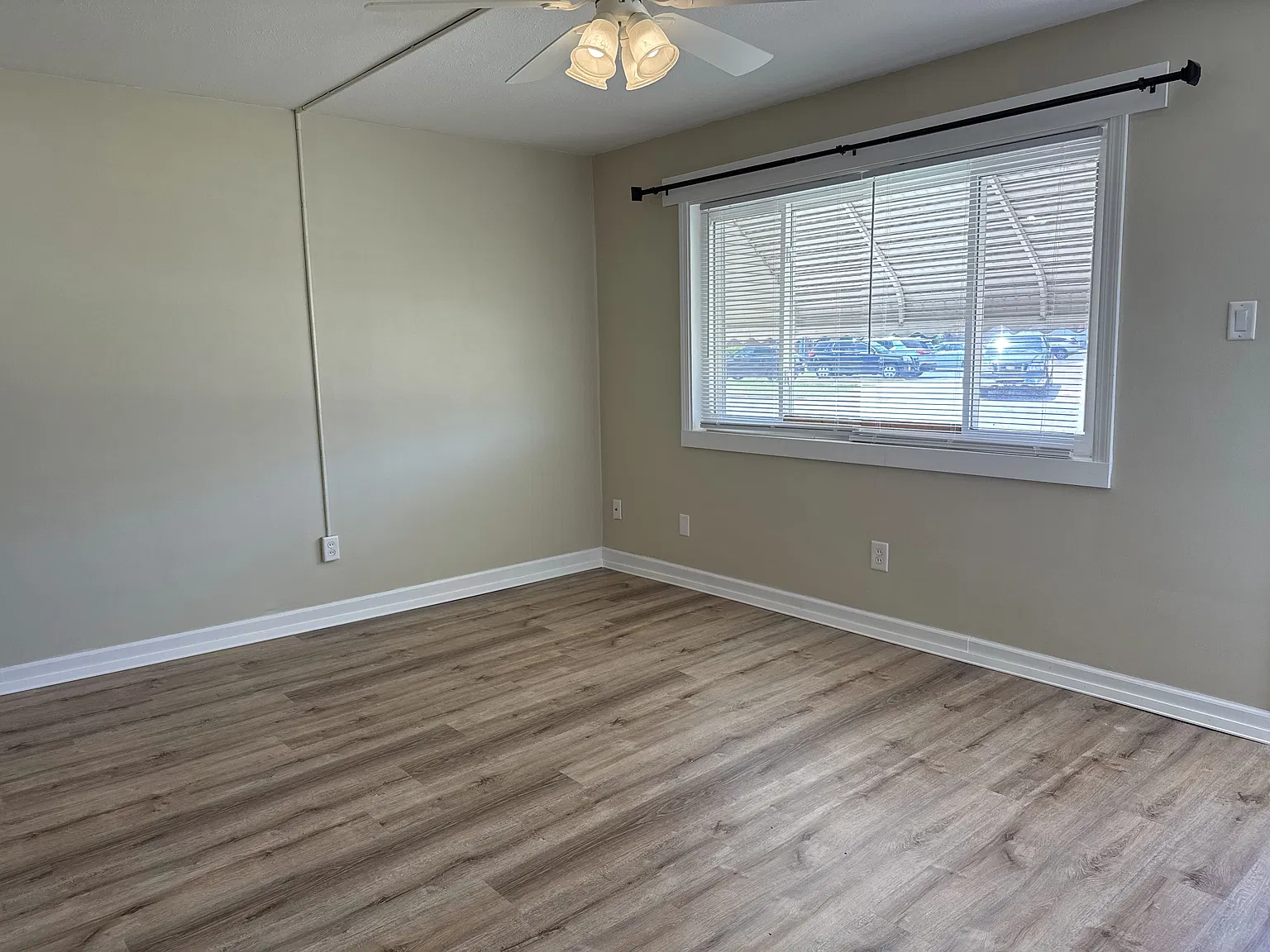 2 bed, 896 sqft, $1,100 — Photo 4