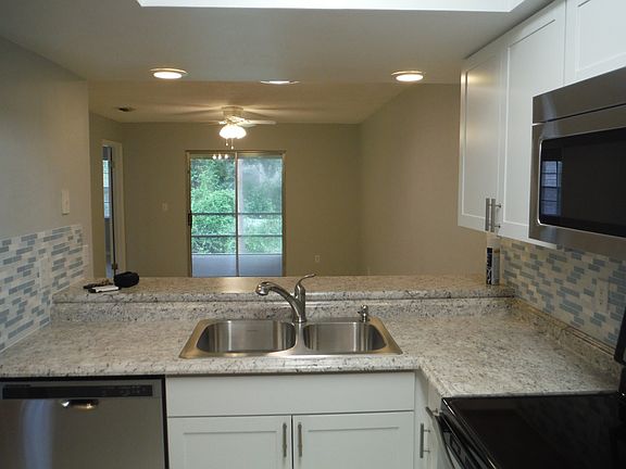 5th image of 3035 Sir Hamilton Cir