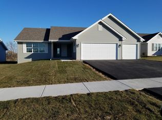 305 Cloud Mist Dr, Capron, IL 61012