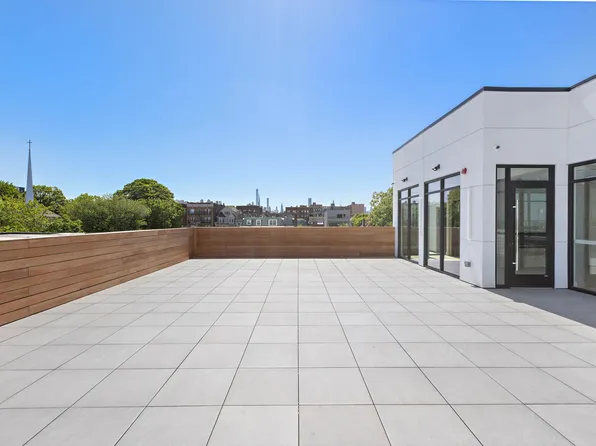 4525 Bergenwood Avenue image 21 of 74