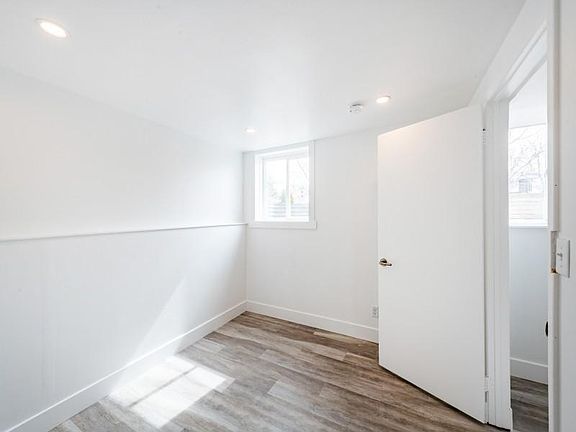 2nd image of 487 E Emerson Ave #487