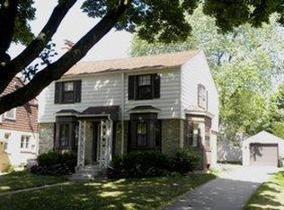 2924 N 70th St, Milwaukee, WI 53210