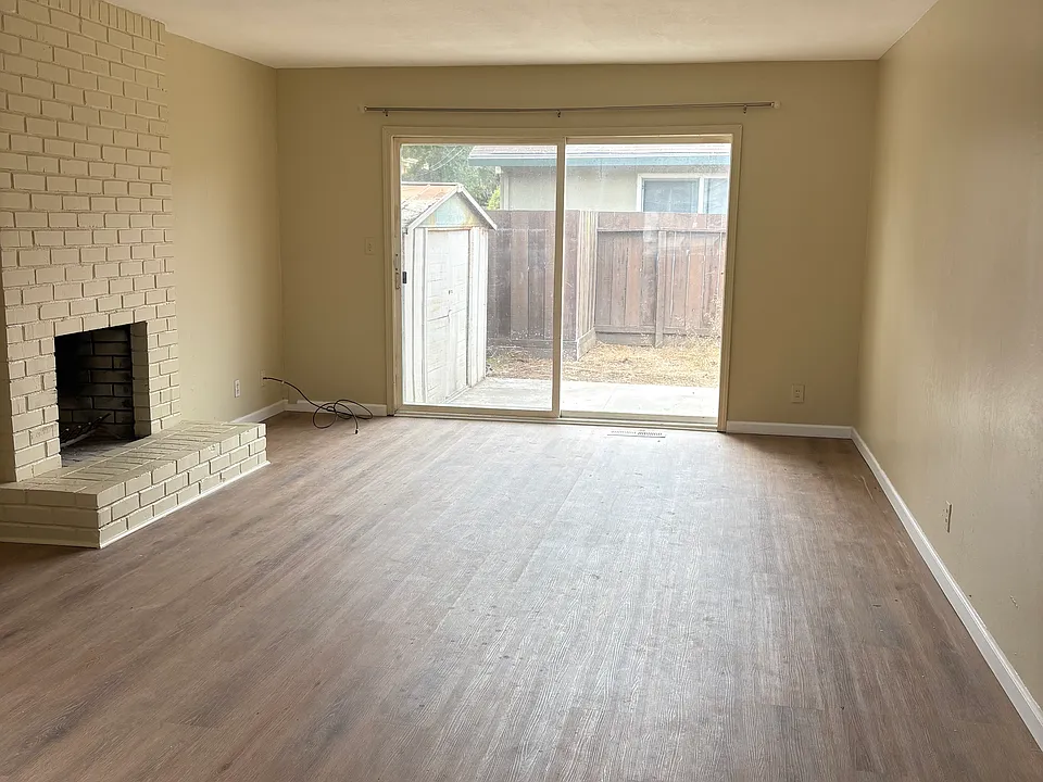 1331 Kingfisher Way #2