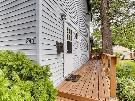2nd image of 840 Rose Ave E