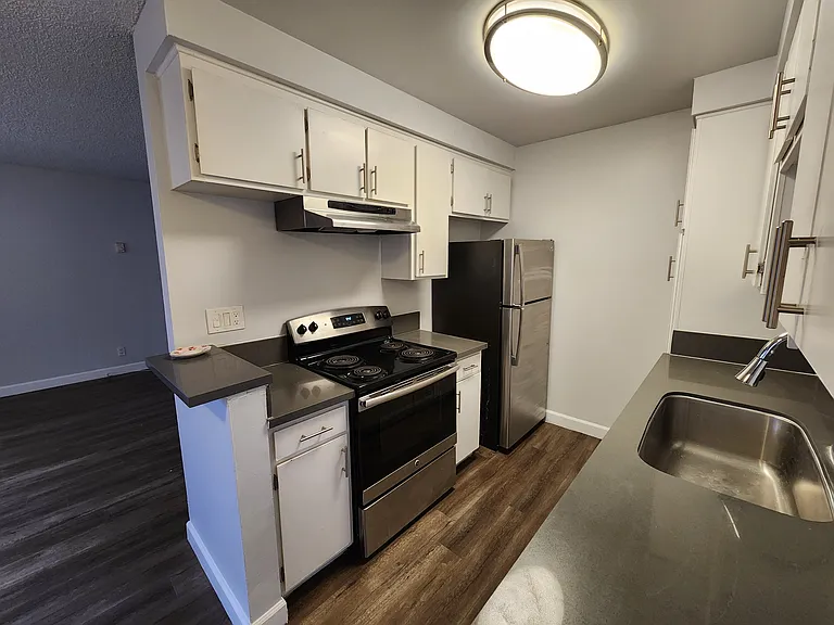 2515 Ocean View Ave #104 — Photo 8