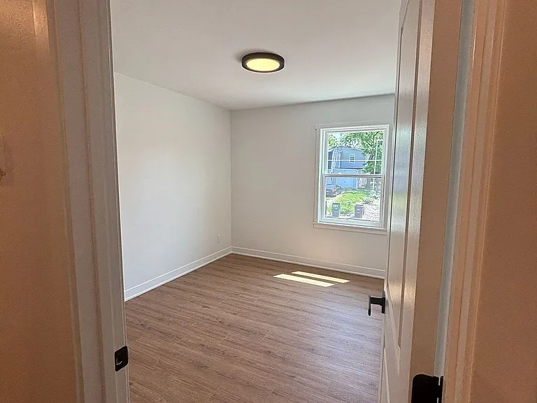 Rosewood Commons — Photo 16