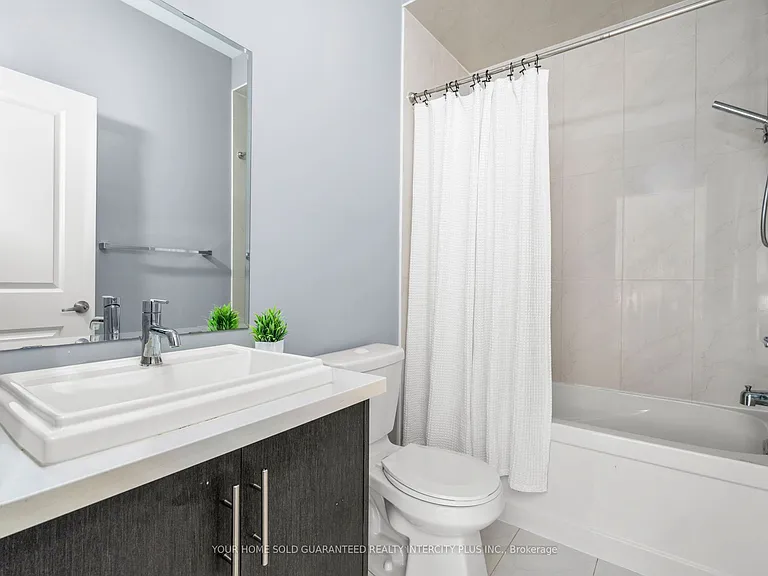 3910 Major Mackenzie Dr — Photo 38