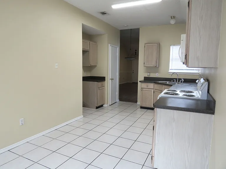 6034 Maple Leaf Dr — Photo 6