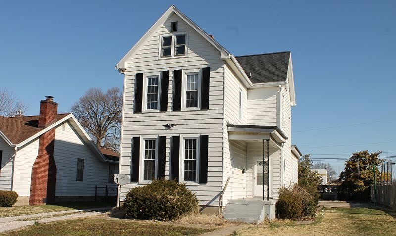 1st image of 1920 E Illinois St
